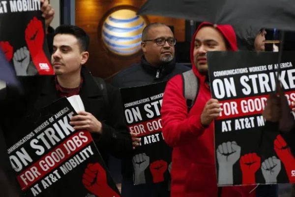 ct-att-strike-20170519.jpg